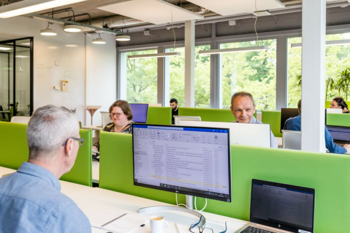 Bedrijfsreportage medewerkers aan het werk